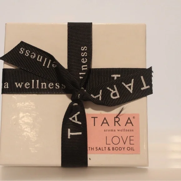 Tara’s aroma wellness Love’s The salt and body oil set 2 oz bottles Brand NEW - Picture 2 of 8